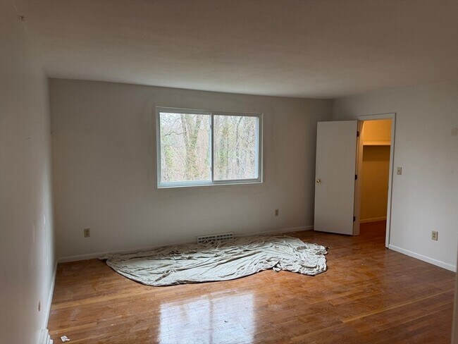 Building Photo - 14 Kippy Dr