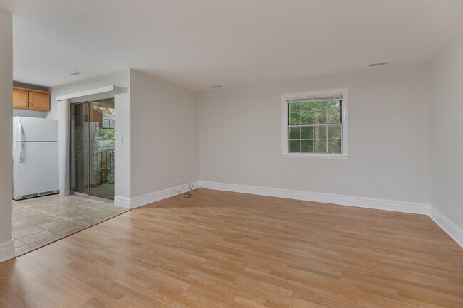 Building Photo - 27 N Victoria Ln