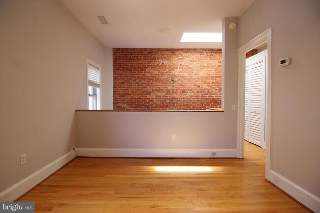 Building Photo - 1809 Riggs Pl NW