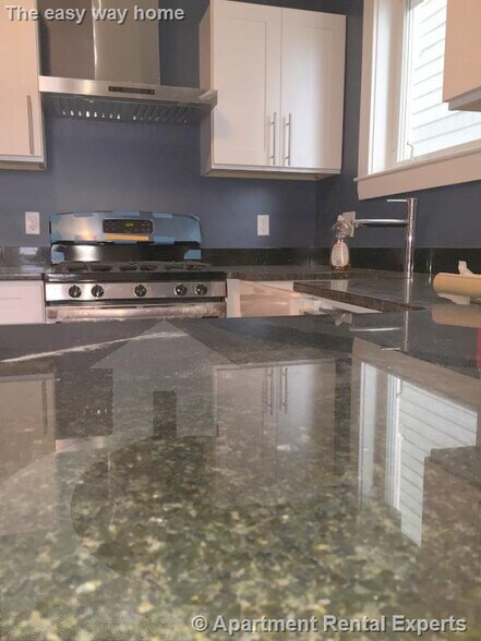 Building Photo - 374 Prospect St