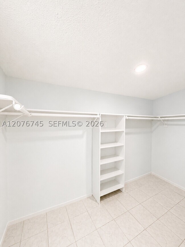 Building Photo - 3011 SW 117th Ct