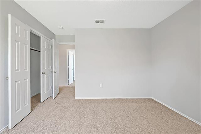 Building Photo - 1419 Windy Meadows Dr