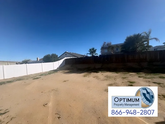 Building Photo - Spacious 4-Bedroom 2-Bathroom Home with Fireplace & Large Backyard