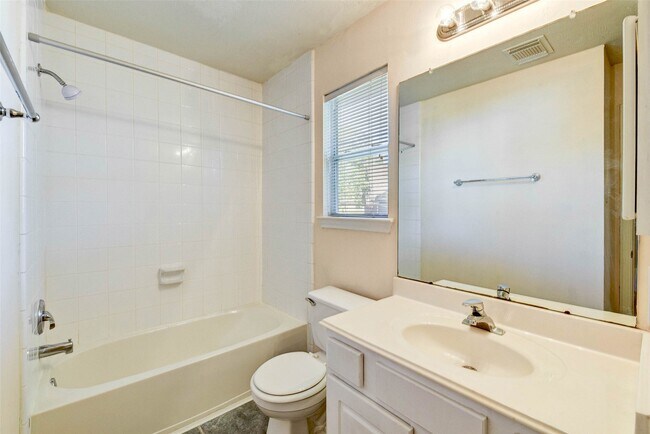 Building Photo - 8918 Cade Dr