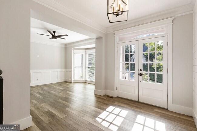 Building Photo - 330 Summerlin Dr