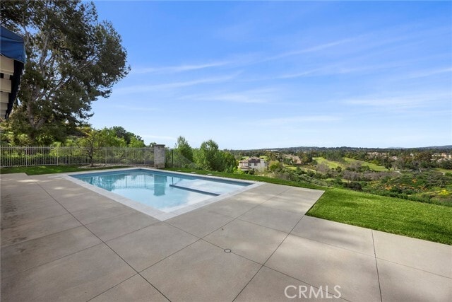 Building Photo - 2309 Skyline Dr