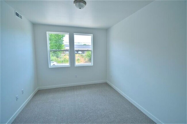 Building Photo - 8373 Iris Lumi Ln