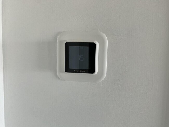 Building Photo - 2425 Presidential Way