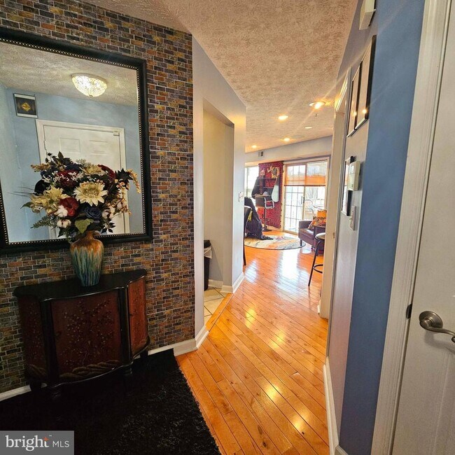 Building Photo - 6600 St Ignatius Dr