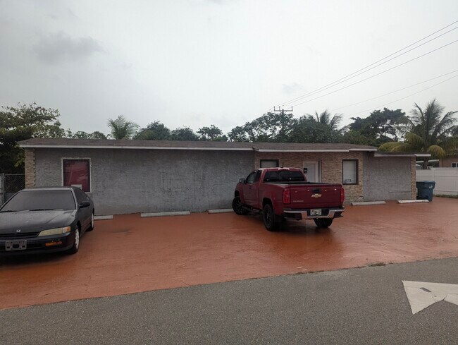 Building Photo - 17900 NW 2nd Ave