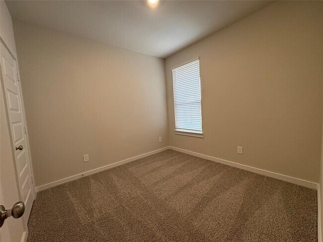 Building Photo - 15518 Olive Ter Trl