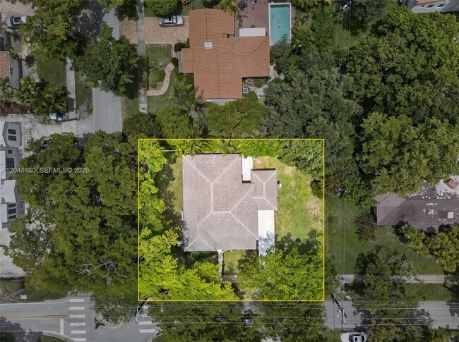 Building Photo - 1710 Segovia St