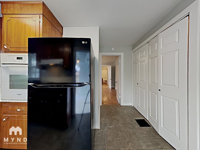 Building Photo - 1222 Eastern Valley Rd