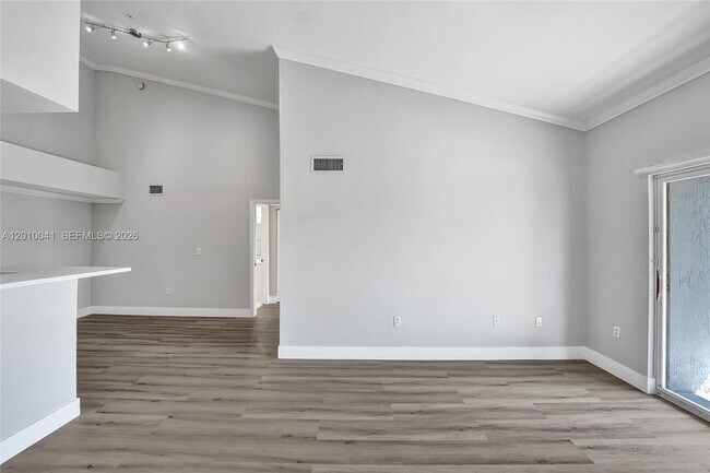 Building Photo - 631 SW 111th Ln