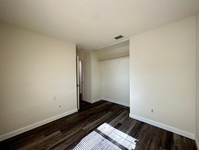 Building Photo - 7955 Deer Lake Dr