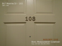 Building Photo - 847 Martin St
