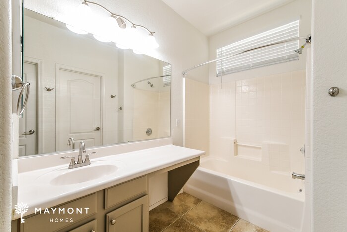 Building Photo - 4210 S Mariposa Dr