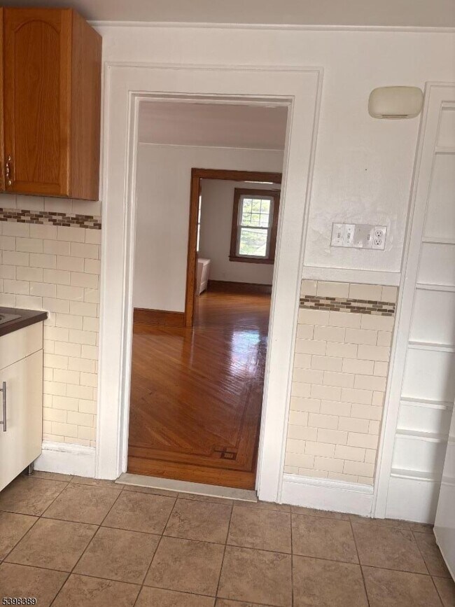 Building Photo - 19 Harding St