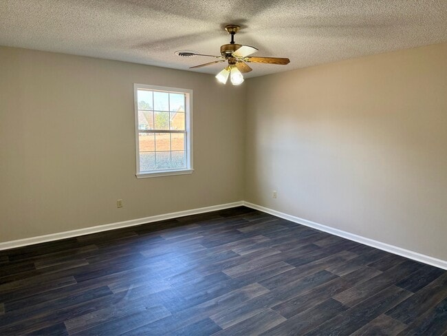 Building Photo - 2870 Walsh Rd