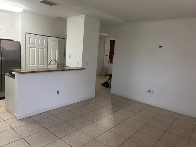 Building Photo - 1490 NE 33rd Ave