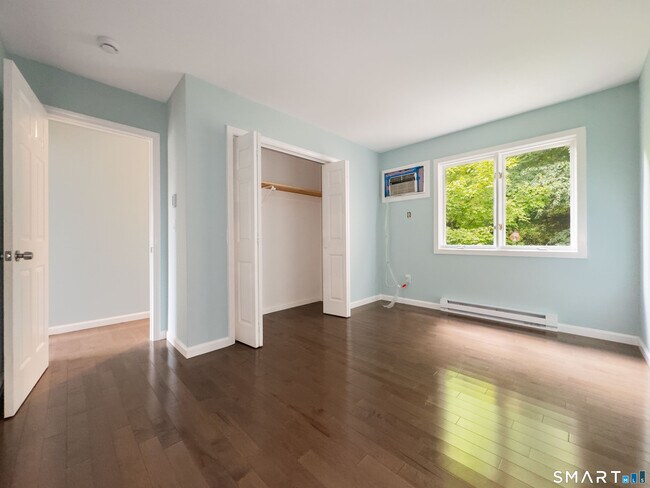 Building Photo - 19 Twin Oaks