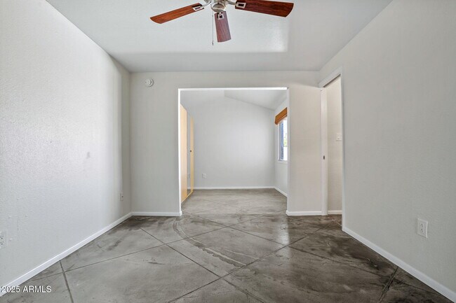 Building Photo - 14231 N 37th Pl
