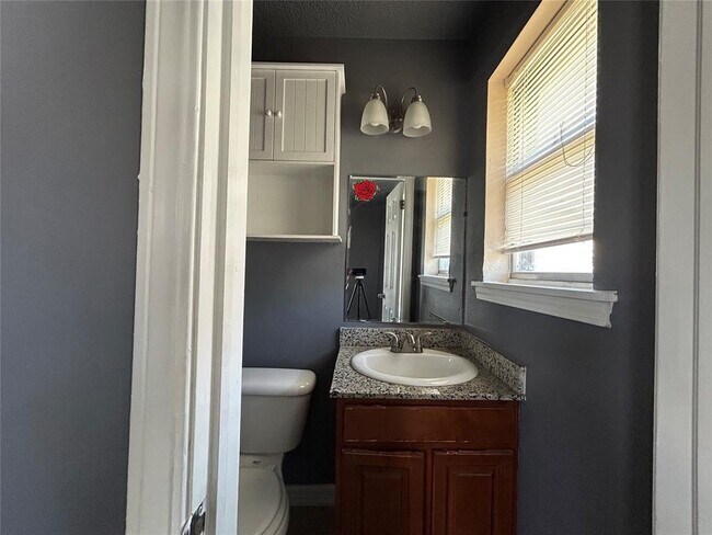 Building Photo - 6905 NW 60th St