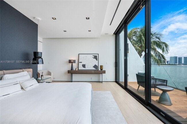 Building Photo - 1369 N Venetian Way