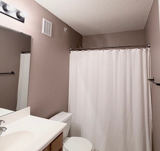 Building Photo - 11151 Aberdeen St NE