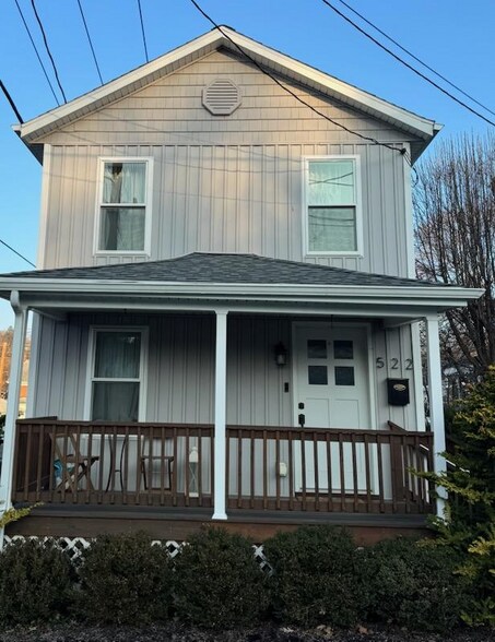 Primary Photo - 522 Clark St