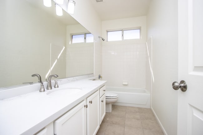 Building Photo - 4BR Total Remodel