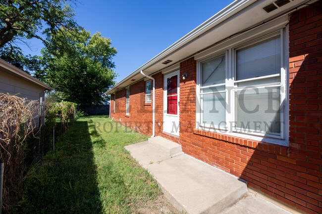 Building Photo - 1513 S Edwards St