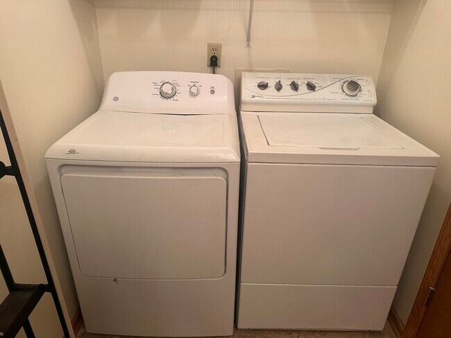 Building Photo - 434 S Peace Rd