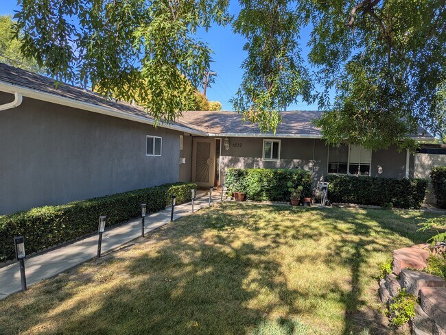 Primary Photo - 6532 Peterson Ave