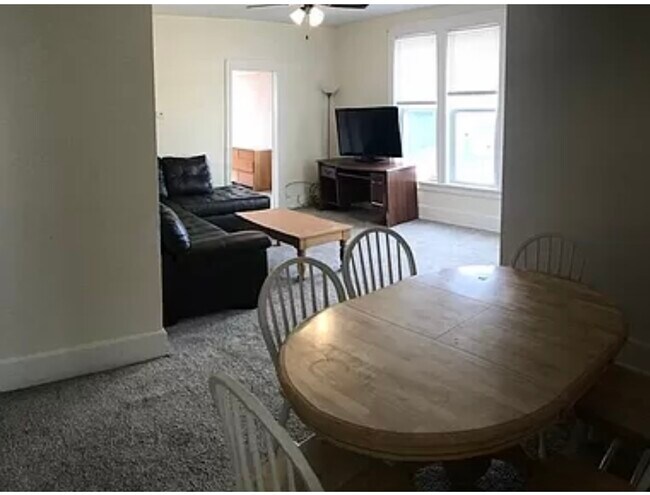 Building Photo - 116 Murray St