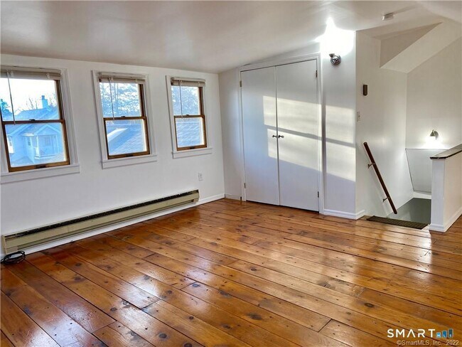 Building Photo - 43 Mohegan Ave