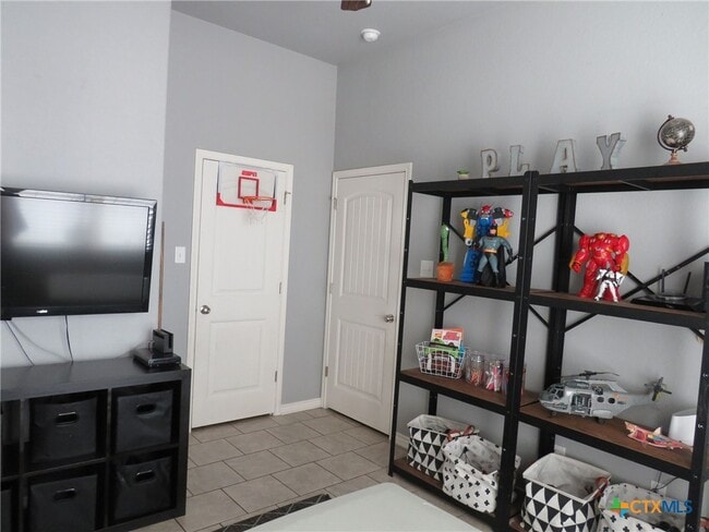 Building Photo - 1603 Excel Dr