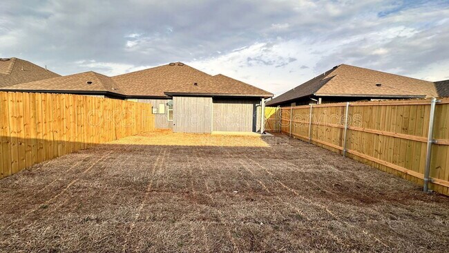 Building Photo - 11417 N University Ave