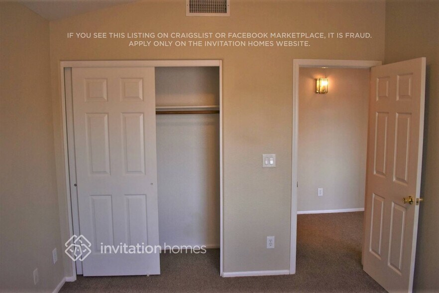 Building Photo - 3519 N 107th Dr