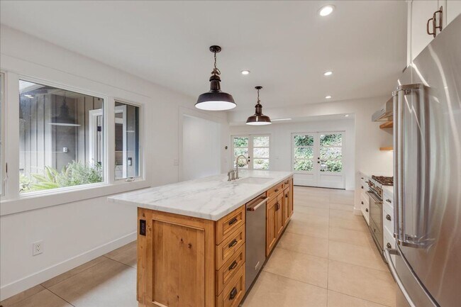 Building Photo - Available Now – Beautiful Carmel Valley Home in Carmel School District