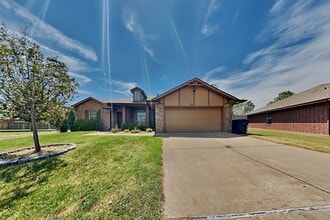 Building Photo - 12505 Edison Dr