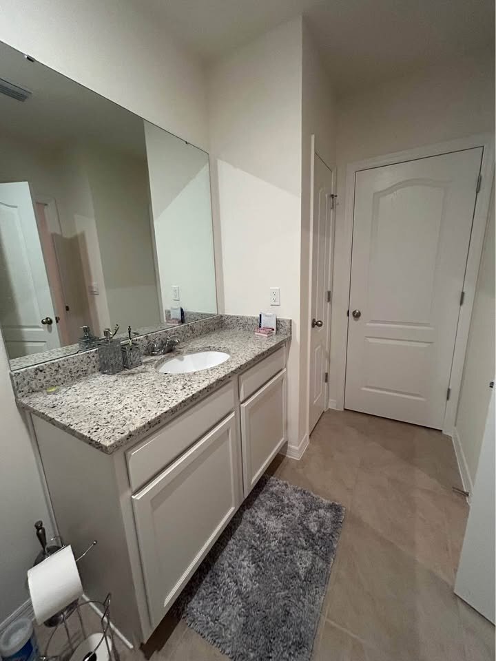 Building Photo - 1623 Thicket Ave