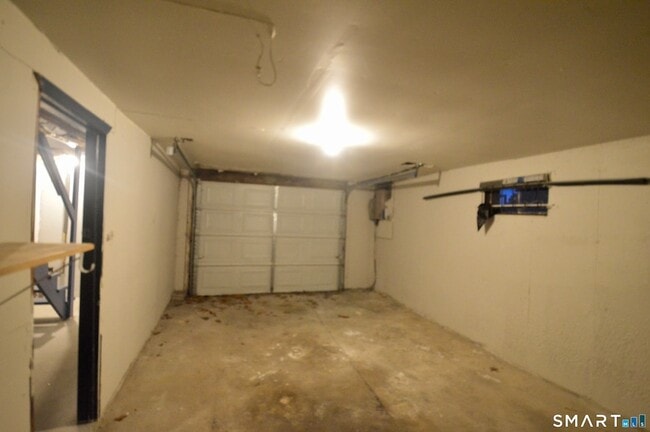 Building Photo - 136 Forest Rd