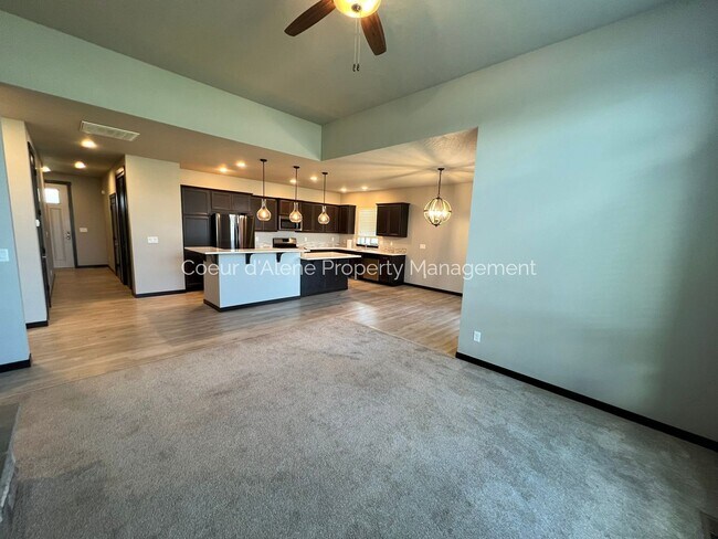 Building Photo - 4025 W Homeward Bound Blvd