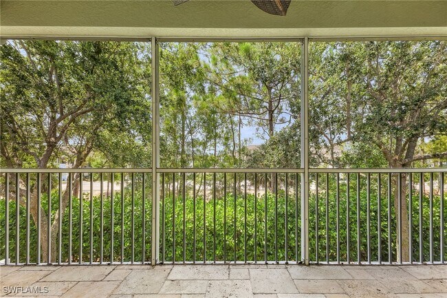 Building Photo - 1325 Mariposa Cir