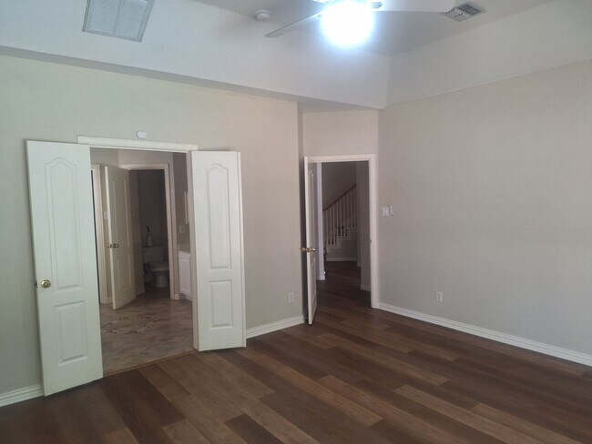 Building Photo - 5BR Fannin Farms Home with Dual Primary Suites & Pool