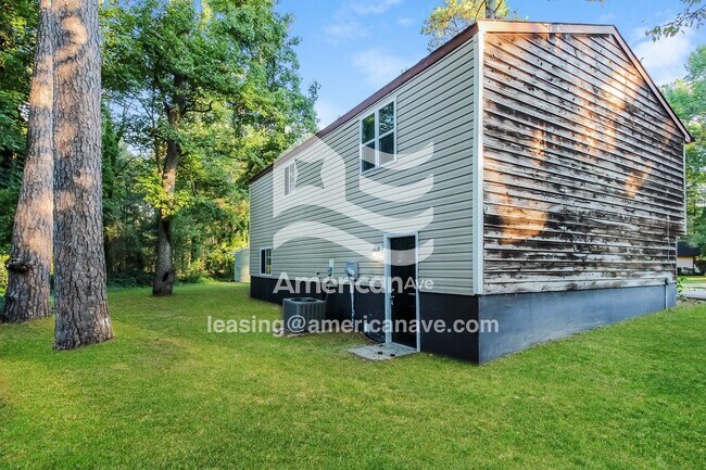 Building Photo - 3004 Windwood Pl