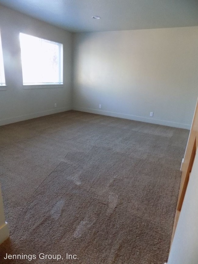 Building Photo - 1527-1527 Lincoln Alley