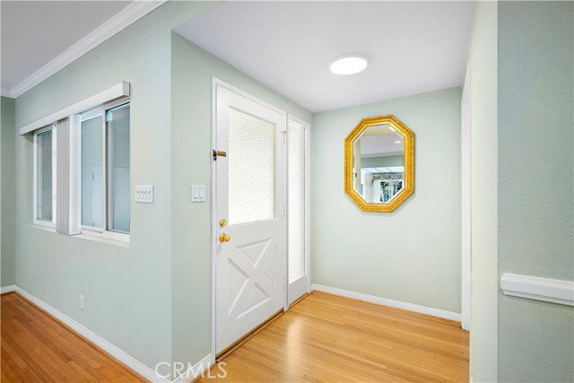 Building Photo - 841 Irving Dr