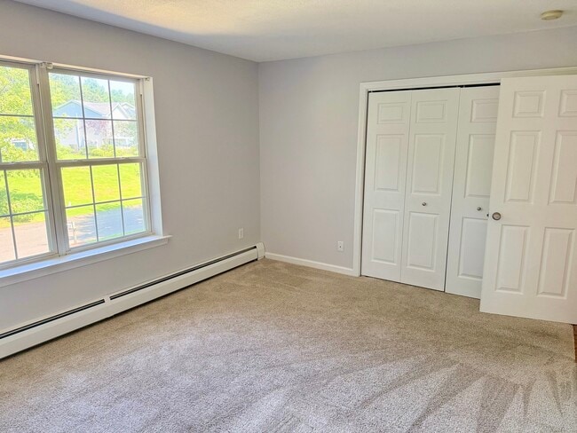 Building Photo - 216 Castlewood